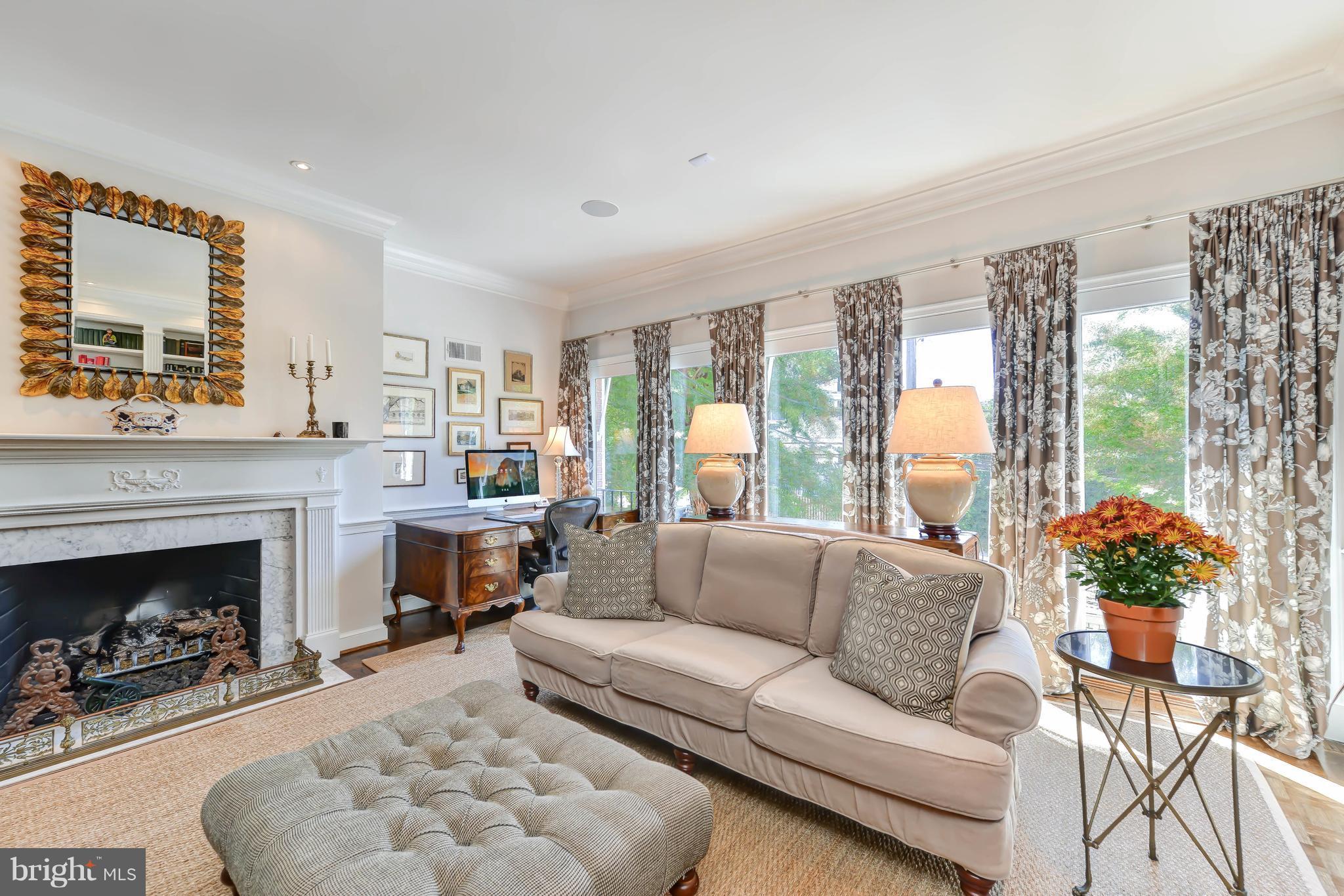 4220 River Road Northwest Washington, DC 20016 - Photo 13 of 30 Living Room