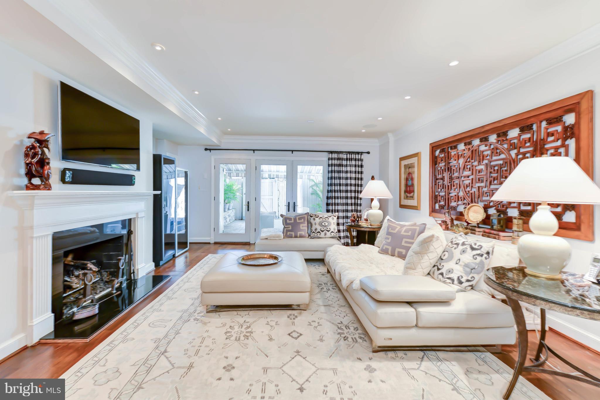 4220 River Road Northwest Washington, DC 20016 - Photo 5 of 30 Family Room