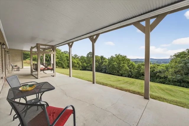 $1,175,000 | 1250 Ed Seay Gregory Lane, Hartsville, TN 37074