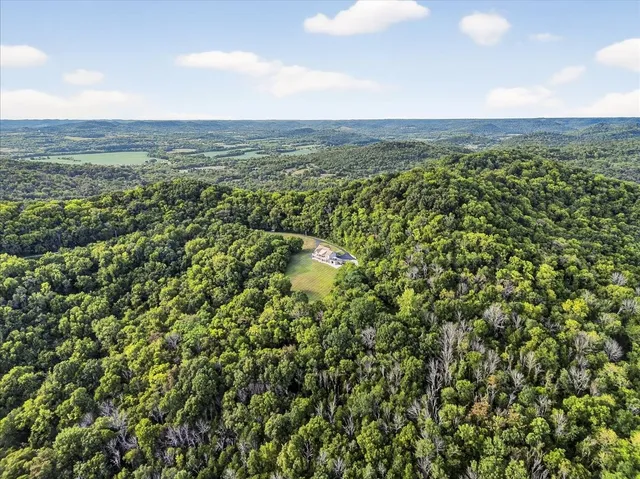 $1,175,000 | 1250 Ed Seay Gregory Lane, Hartsville, TN 37074