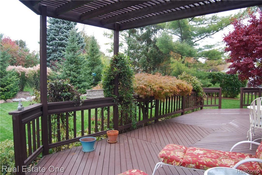 2326 Highsplint Drive Rochester, MI 48307 - Photo 28 of 32 RELAXING VIEWS OF THE BEAUTIFUL LANDSCAPING
