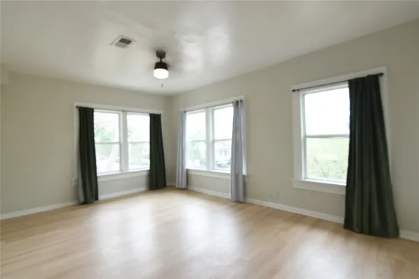 $1,875 | 615 Pacific Street, Houston, TX 77006
