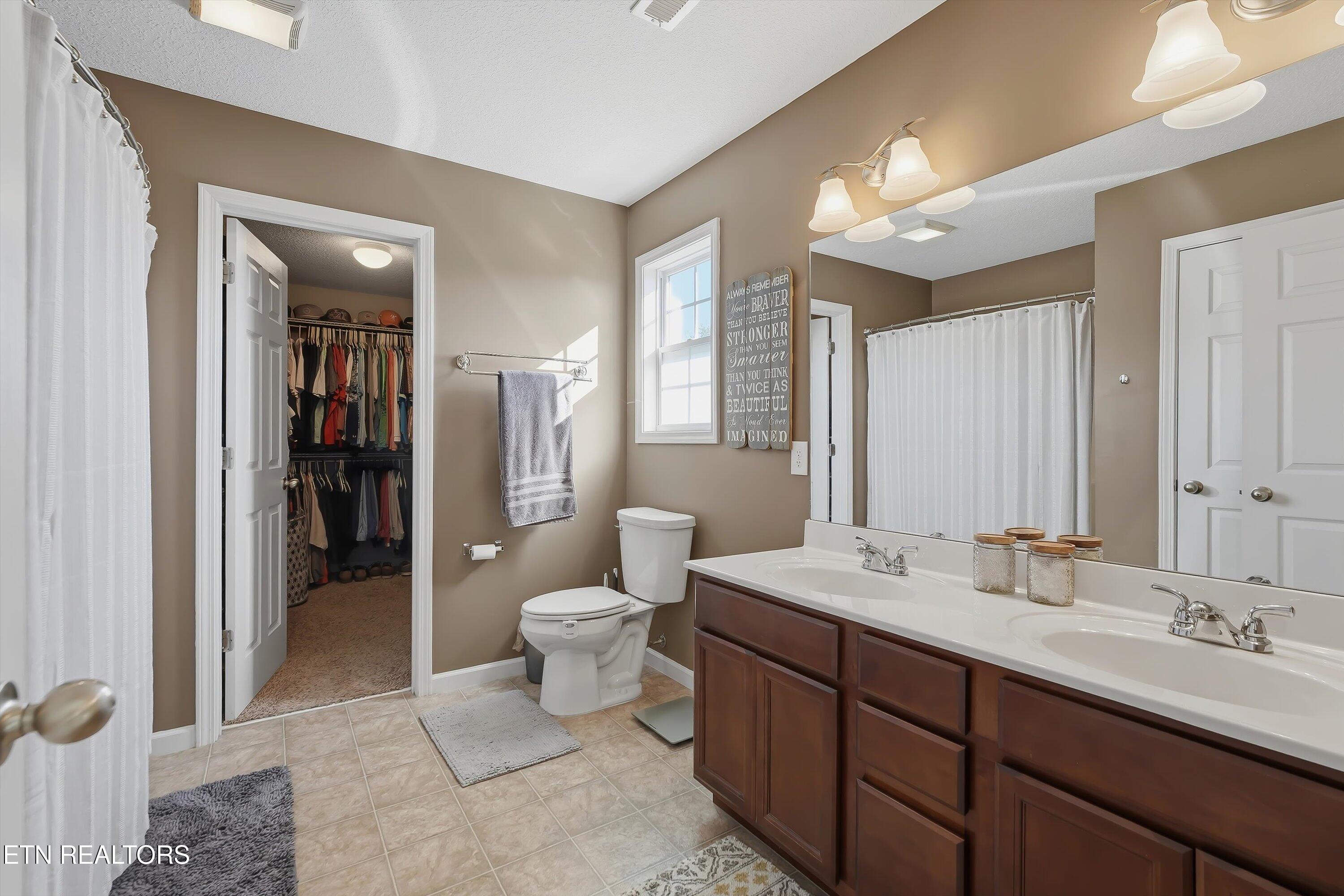 8508 Bowsong Lane Powell, TN 37849 - Photo 13 of 28 Primary Ensuite