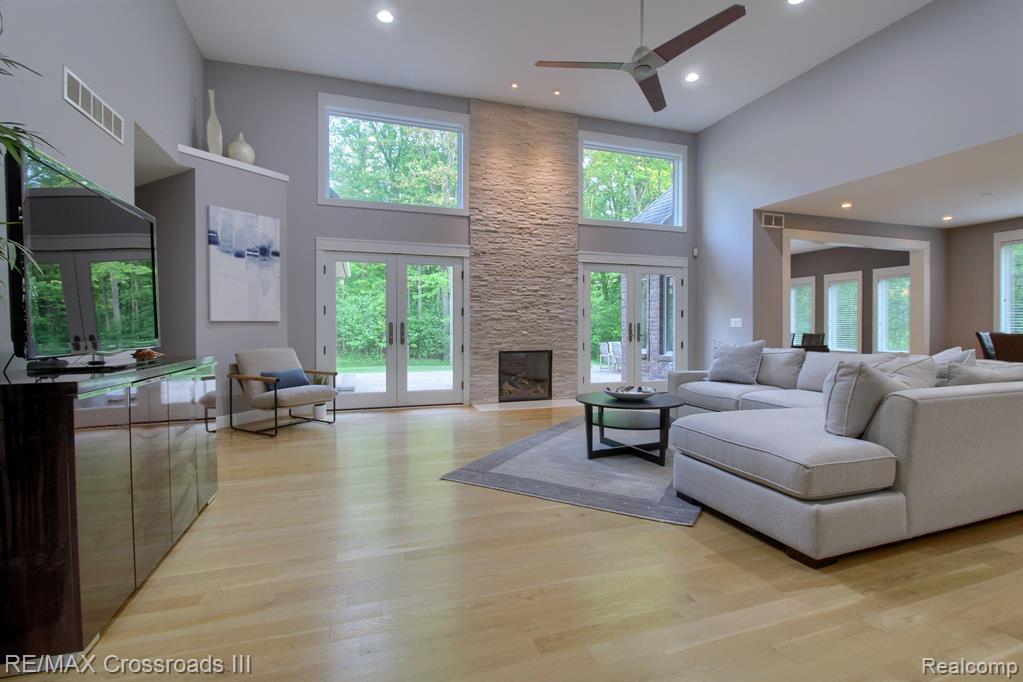 47605 Hanford Road Canton, MI 48187 - Photo 9 of 50