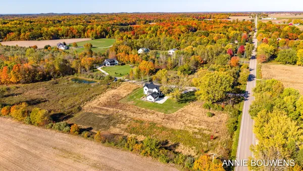 $1,074,900 | 6008 Hidden Crk Trail, Hamilton, MI 49419