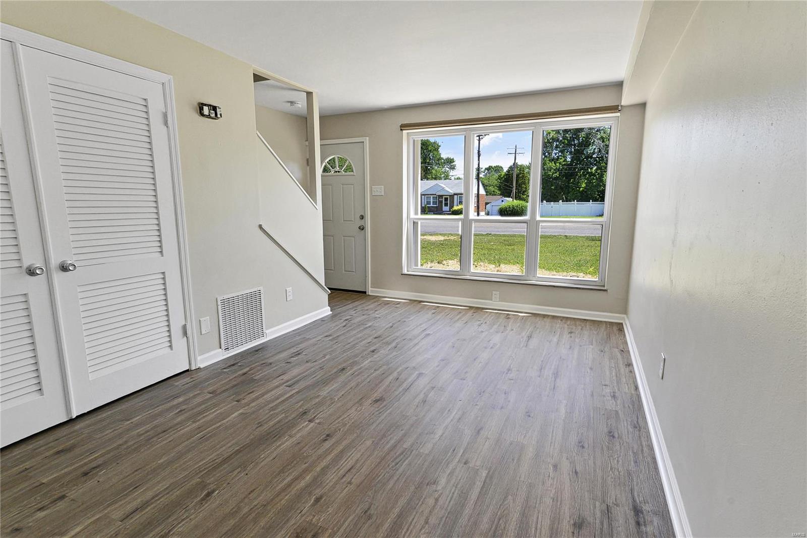 1235 South New Florissant Road Florissant, MO 63031 - Photo 5 of 16