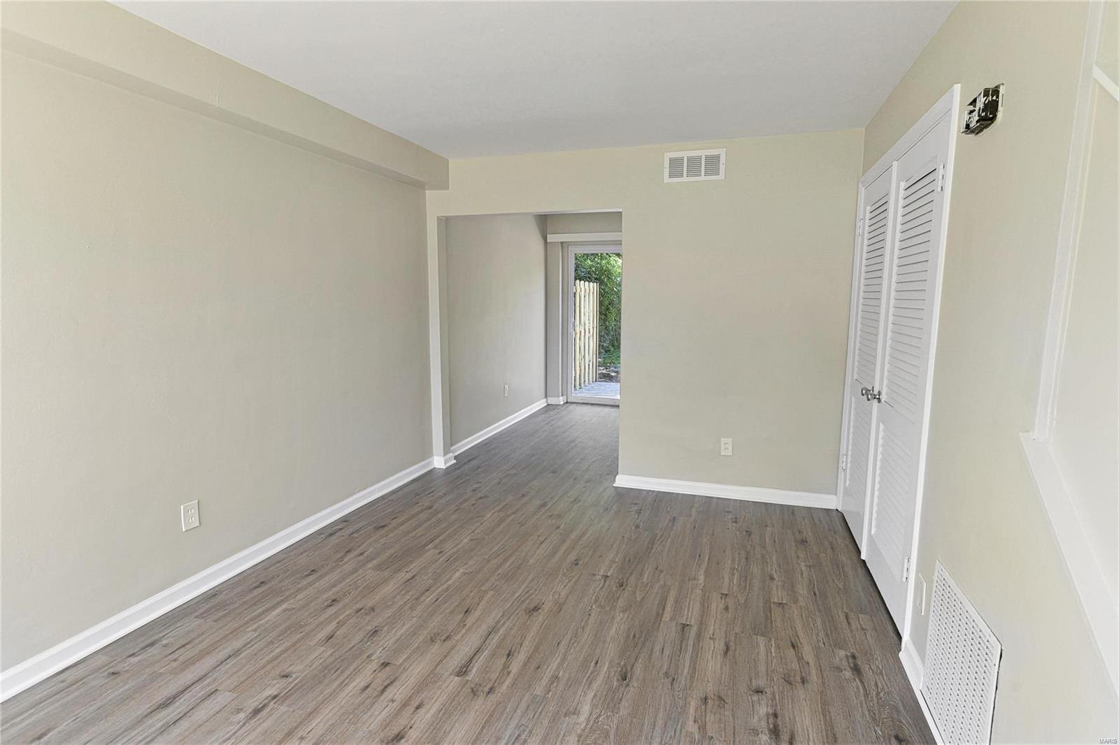 1235 South New Florissant Road Florissant, MO 63031 - Photo 6 of 16