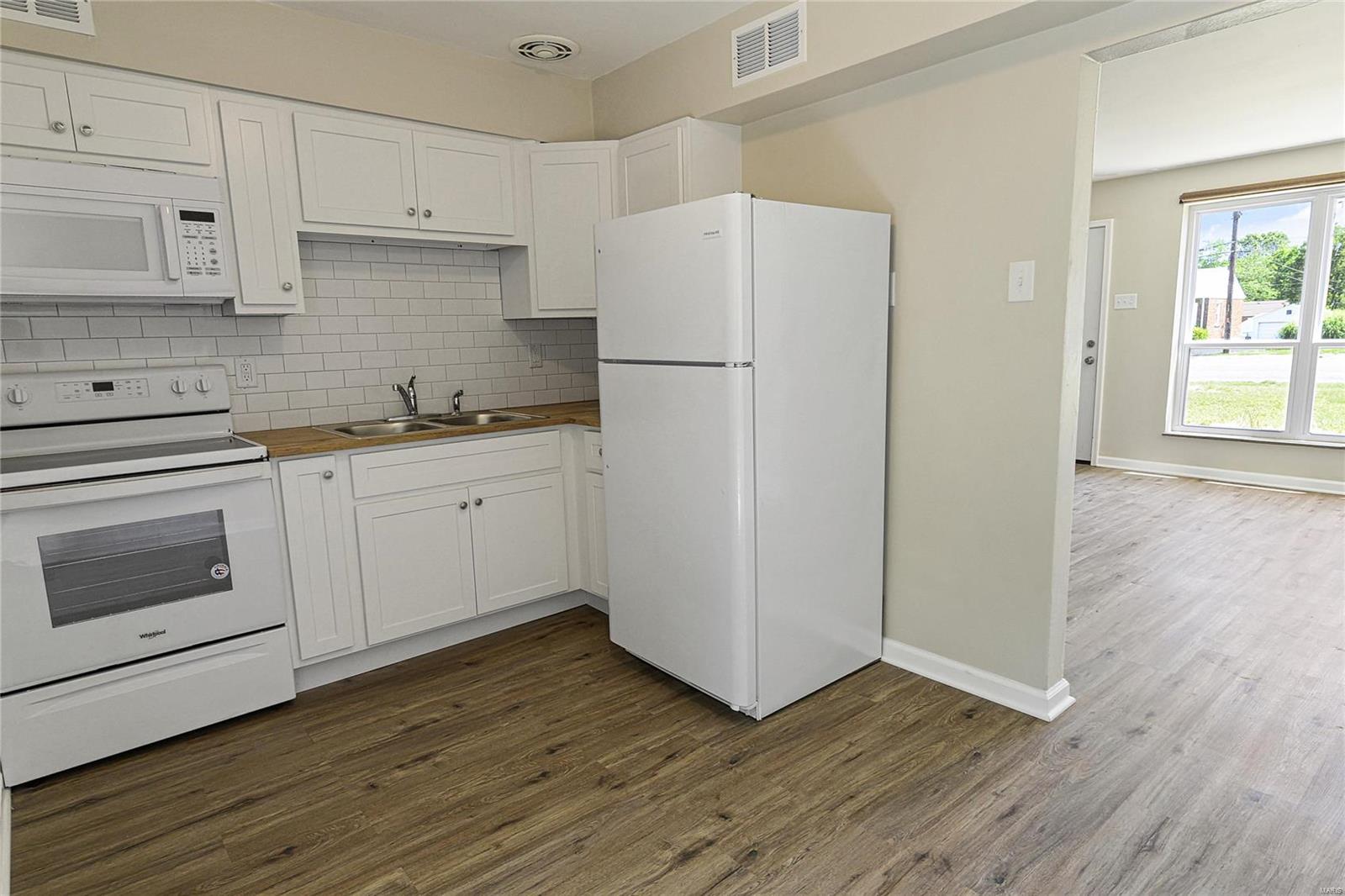 1235 South New Florissant Road Florissant, MO 63031 - Photo 7 of 16