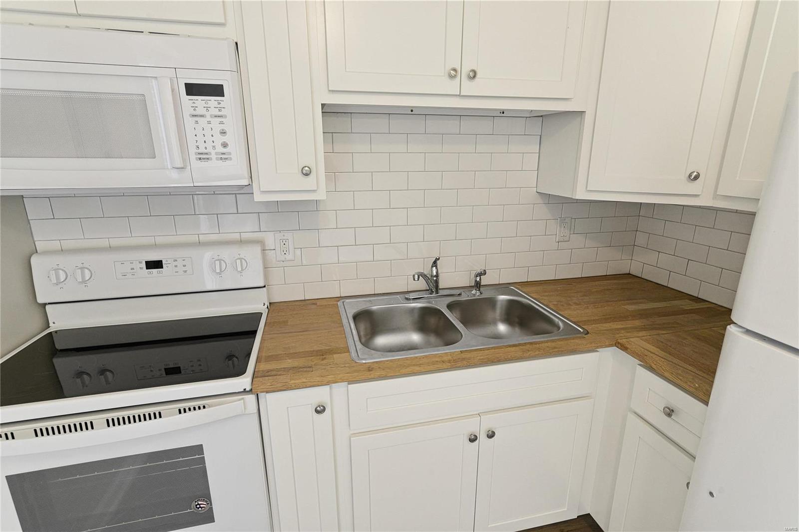1235 South New Florissant Road Florissant, MO 63031 - Photo 9 of 16
