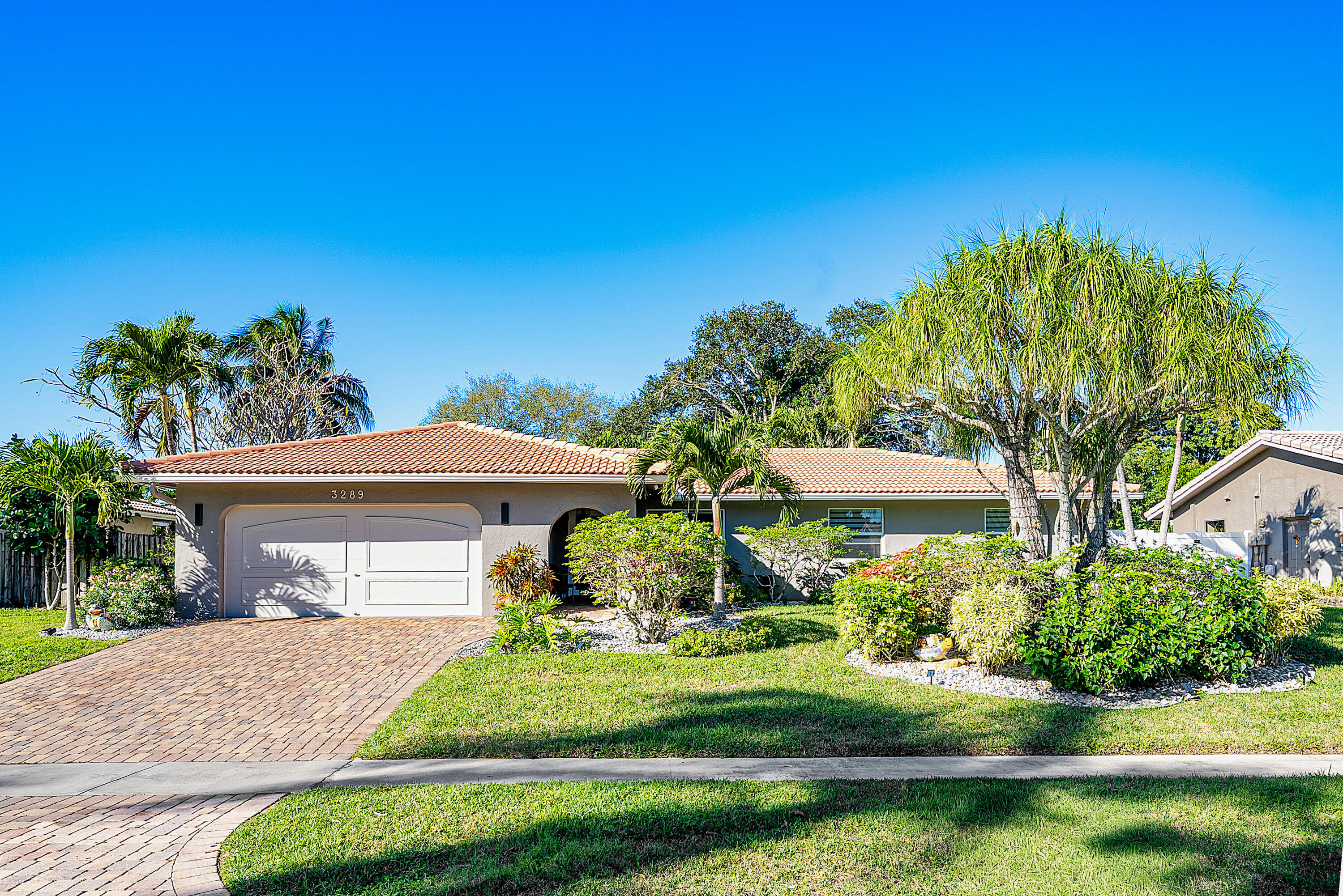 3289 NW 26th