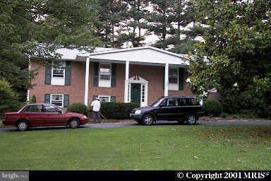 11021 Braddock Road Fairfax, VA 22030 - Photo 1 of 17 Exterior (Front)