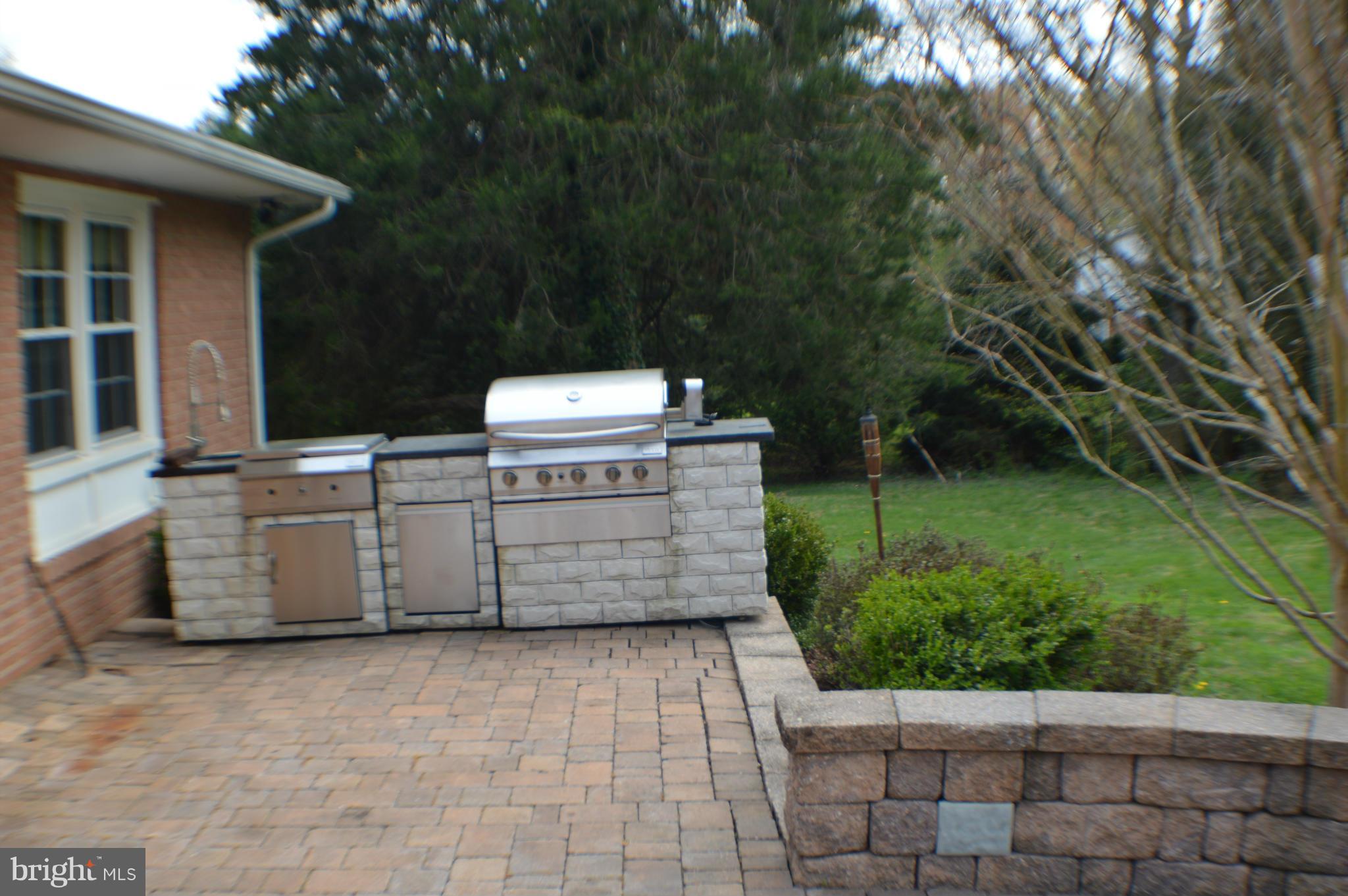 11021 Braddock Road Fairfax, VA 22030 - Photo 3 of 17 Exterior (Rear)