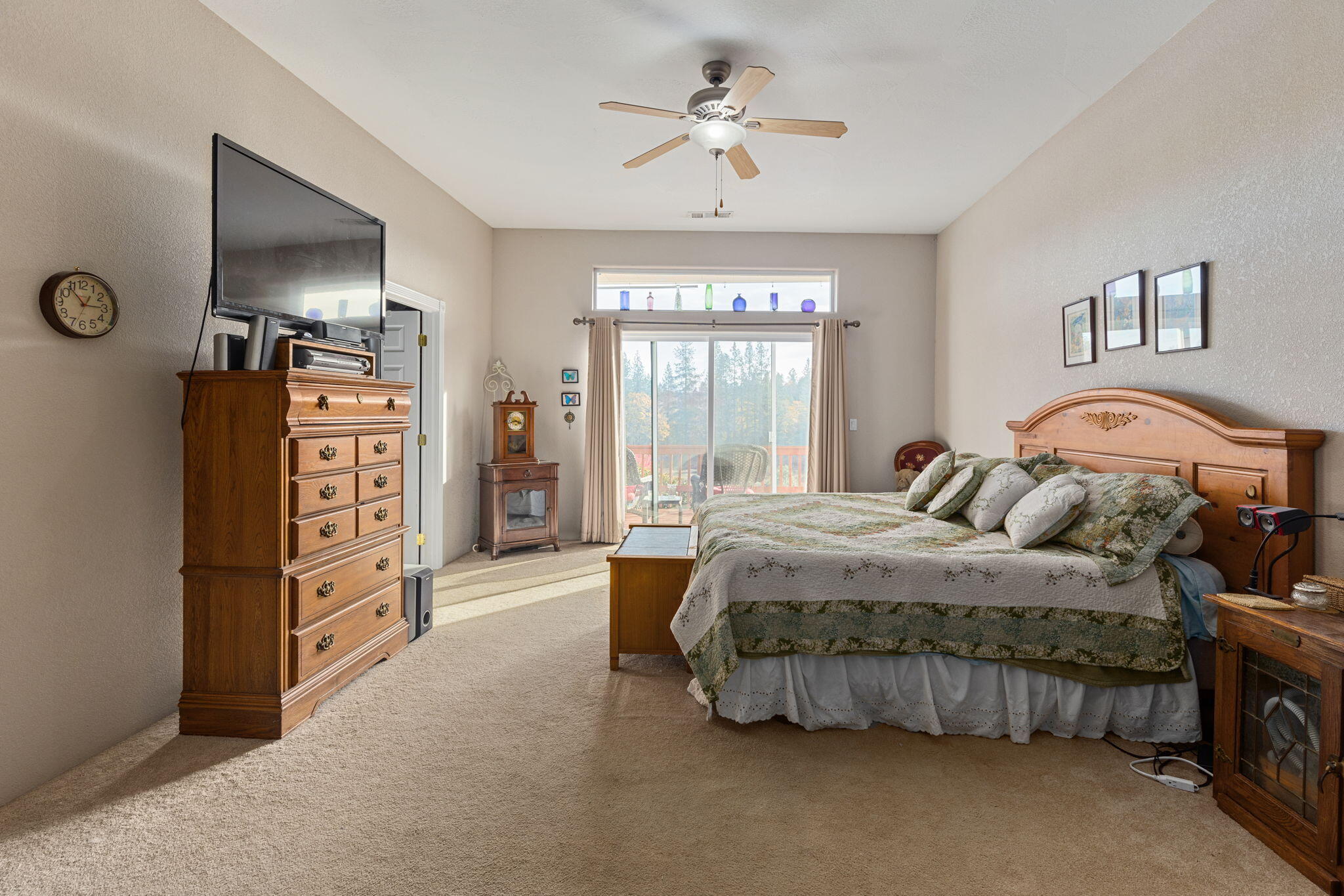 348 Cedar Ridge Drive Cave Junction, OR 97523 - Photo 9 of 20 17-web-or-mls-348-cedar-ridge-dr