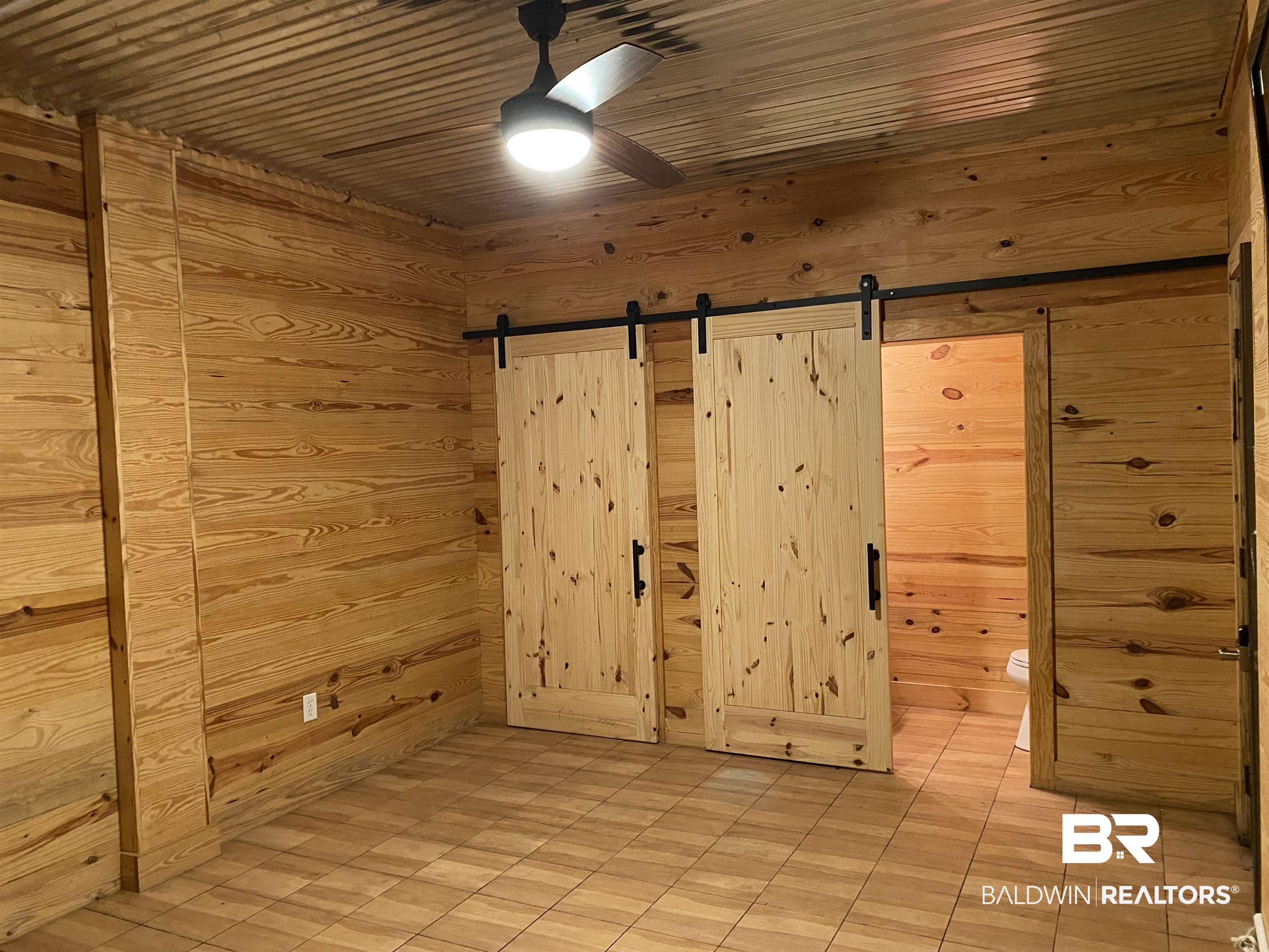 7561 Wenzel Road, Unit A9 Foley, AL 36535 - Photo 35 of 37 guest suite