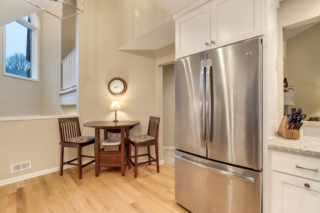 7418 Cahill Road Edina, MN 55439 - Photo 9 of 33