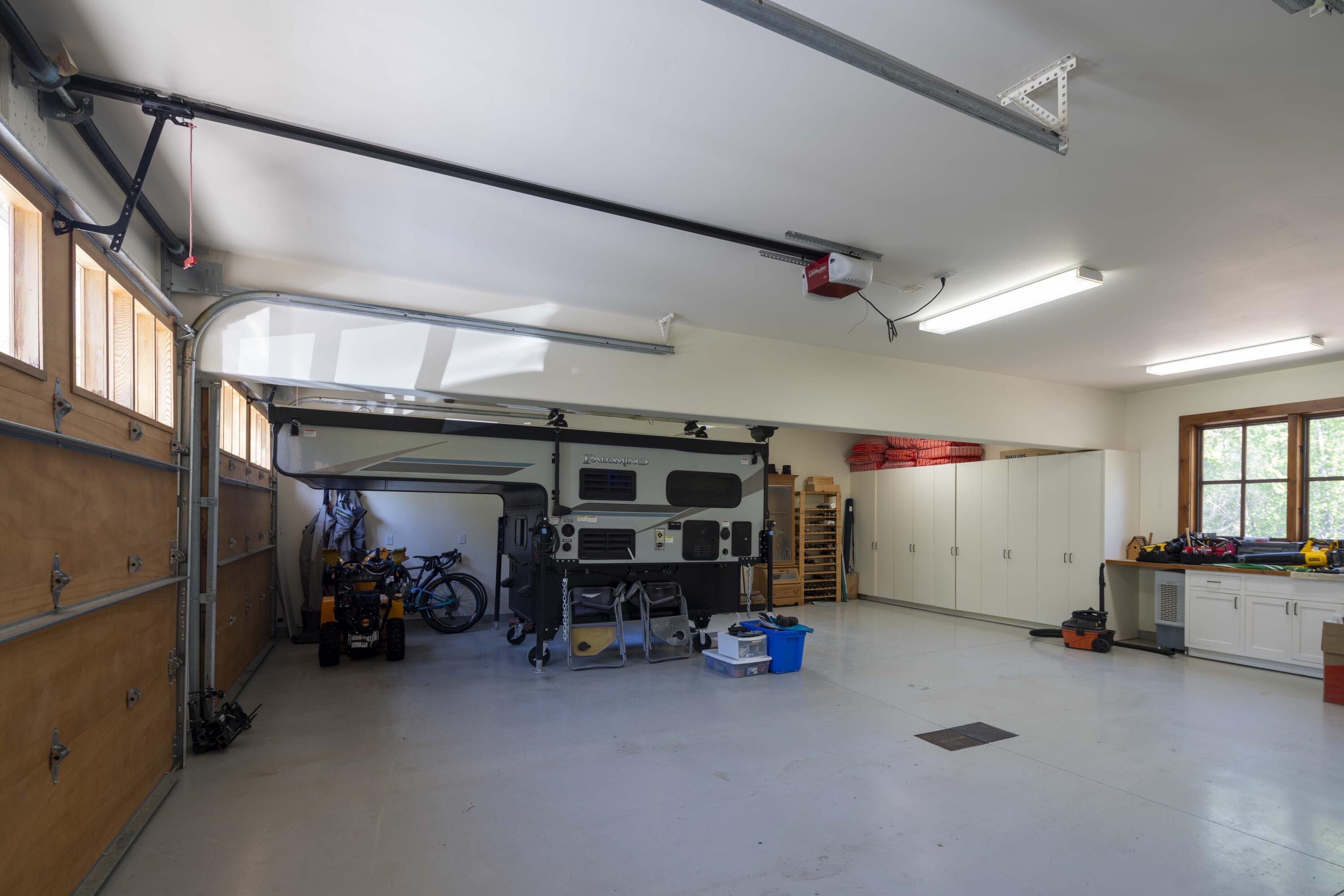 321-331 Broadford Road Hailey, ID 83333 - Photo 14 of 40 Garage