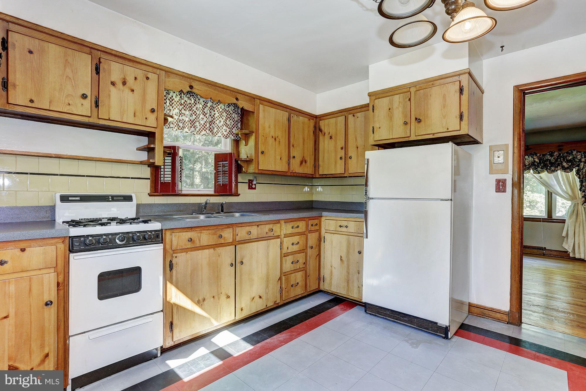 679 Long Corner Road Mount Airy, MD 21771 - Photo 7 of 30 Kitchen