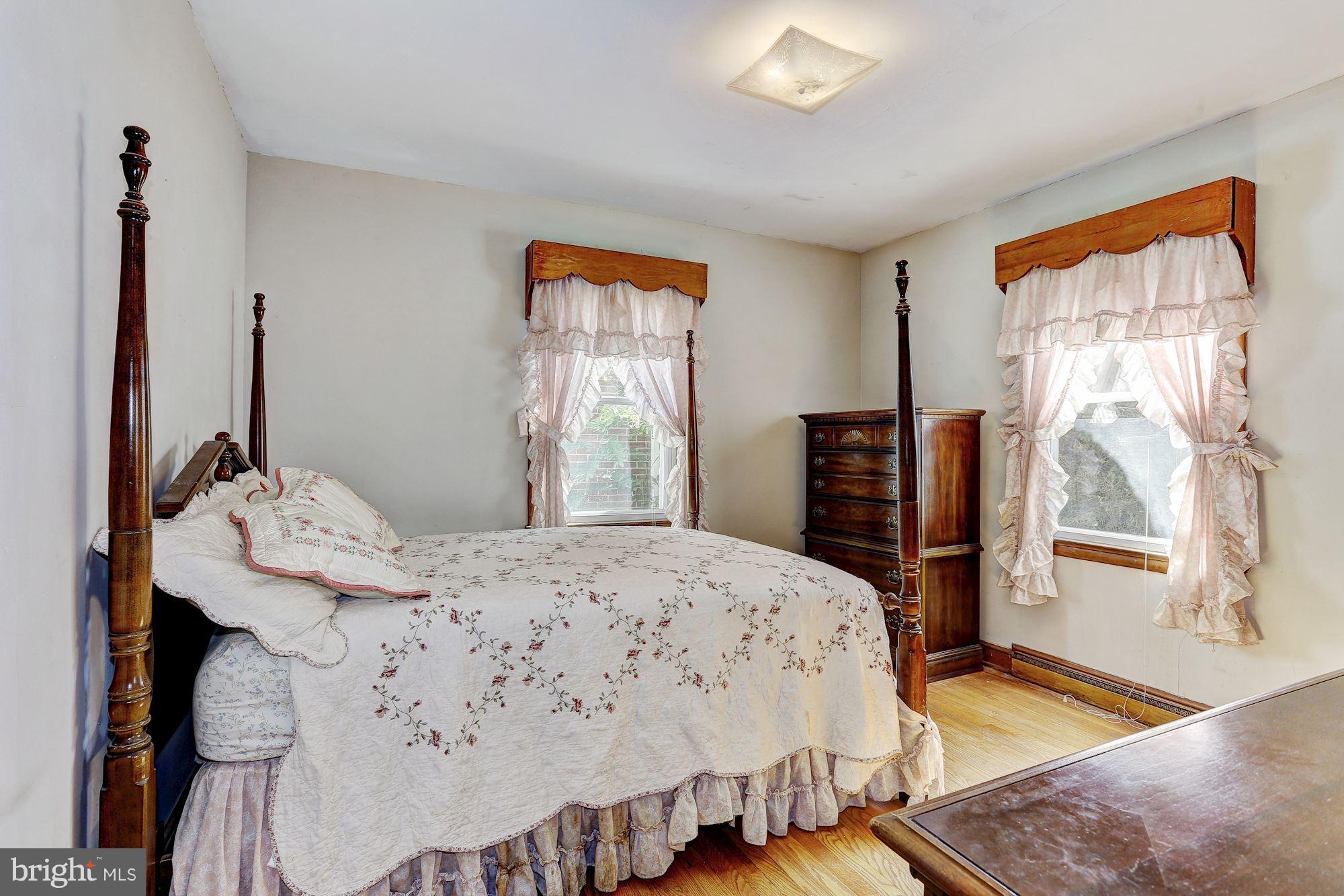 679 Long Corner Road Mount Airy, MD 21771 - Photo 8 of 30 Main Level Master Bedroom