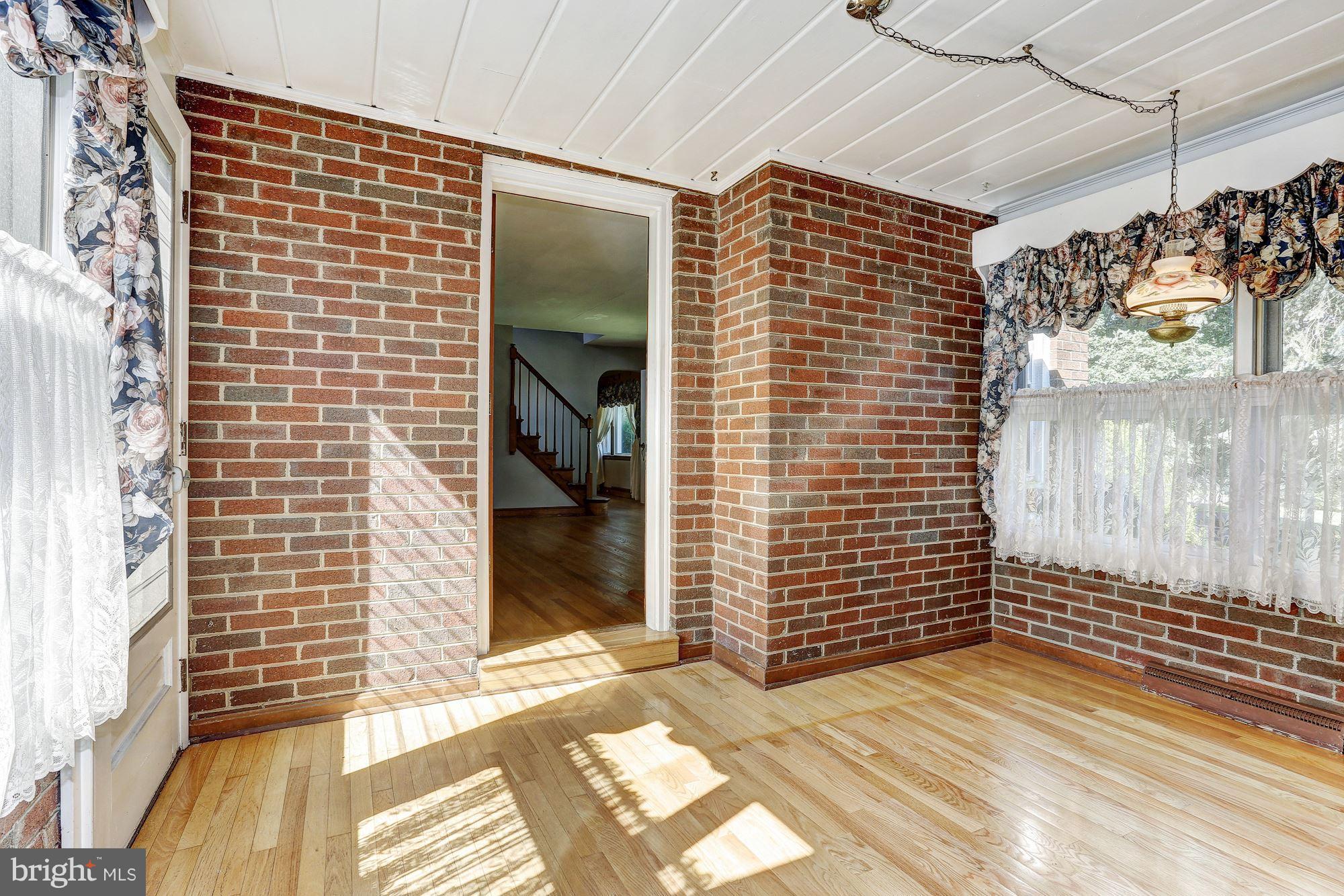 679 Long Corner Road Mount Airy, MD 21771 - Photo 10 of 30 Office | Den