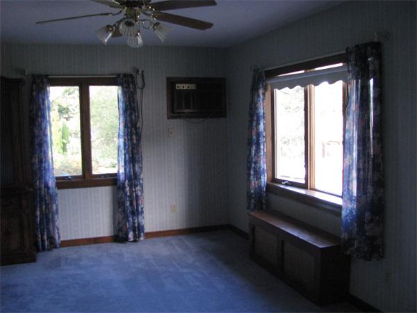 153 Copperfield Road Worcester, MA 01602 - Photo 3 of 9