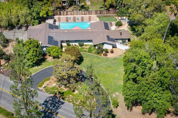 $1,050,000 | 1508 Encino Drive, Escondido, CA 92025