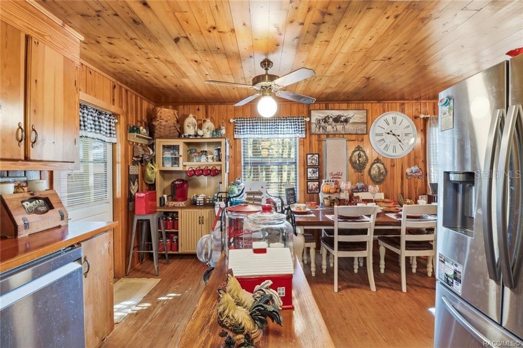 8110 Southwest 88th Lane Trenton, FL 32693 - Photo 13 of 29 a very nice looking room with chairs