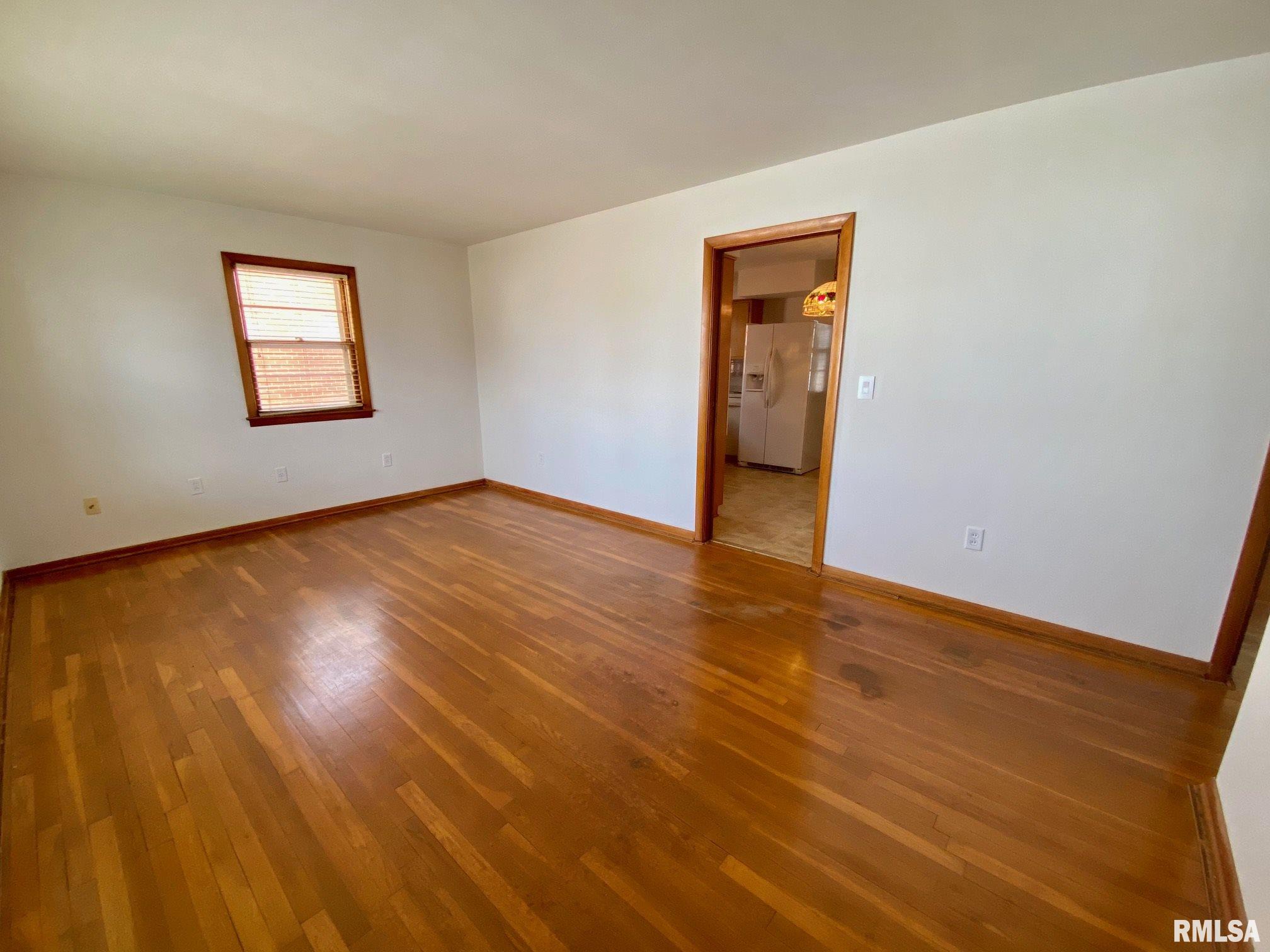 66 Rosaria Road Springfield, IL 62702 - Photo 4 of 34
