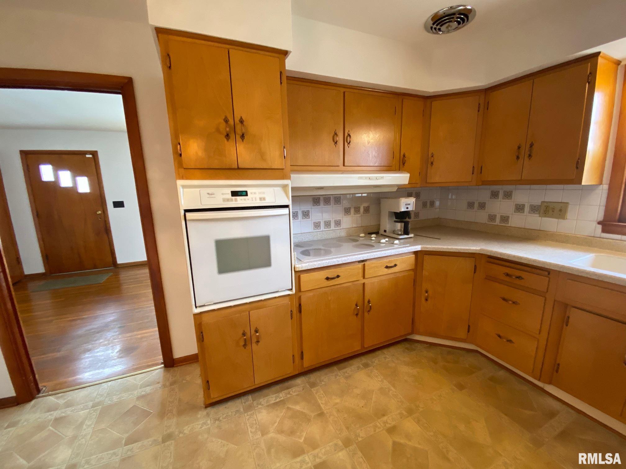 66 Rosaria Road Springfield, IL 62702 - Photo 8 of 34
