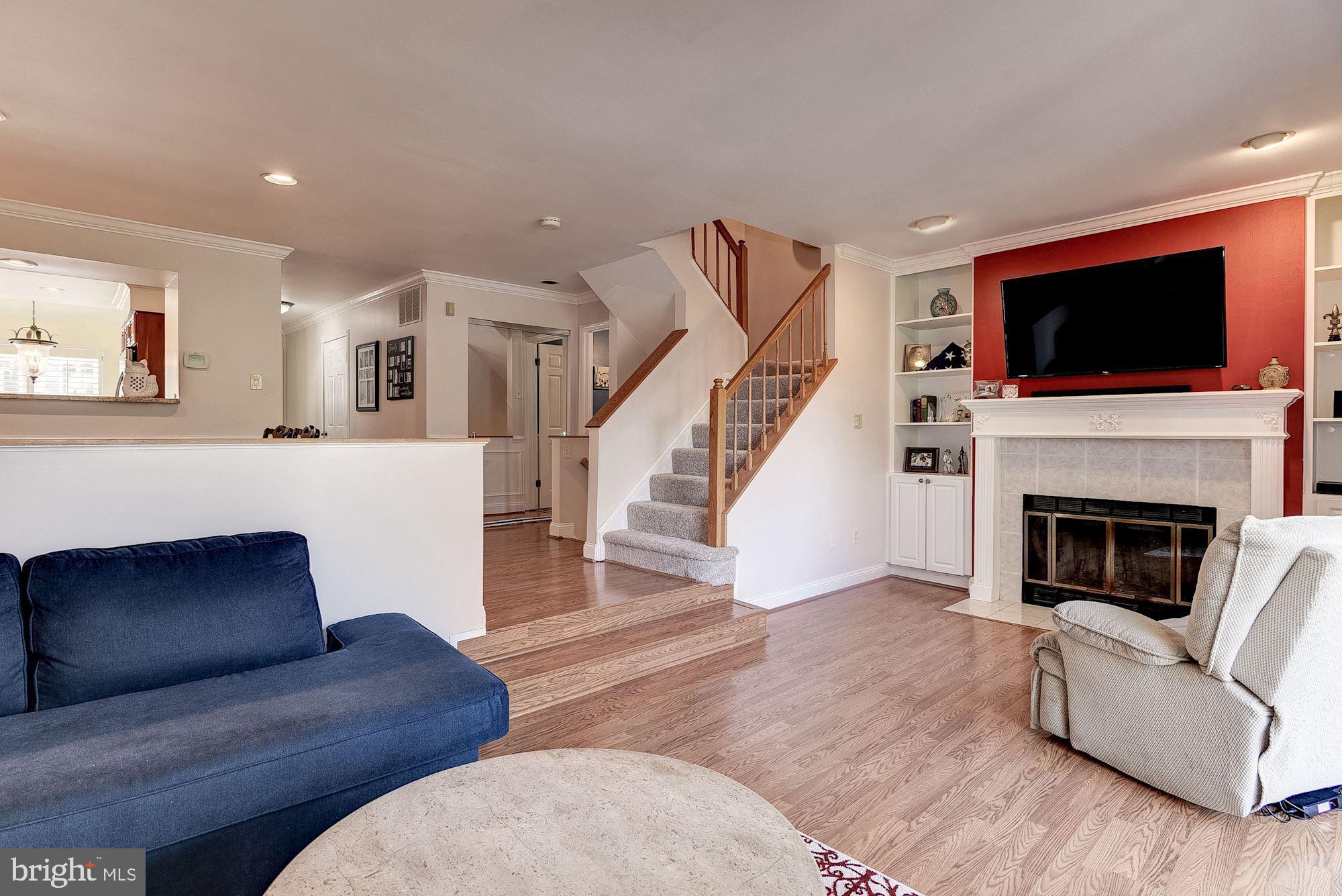 5041 Columbia Road Columbia, MD 21044 - Photo 6 of 48 Living Room