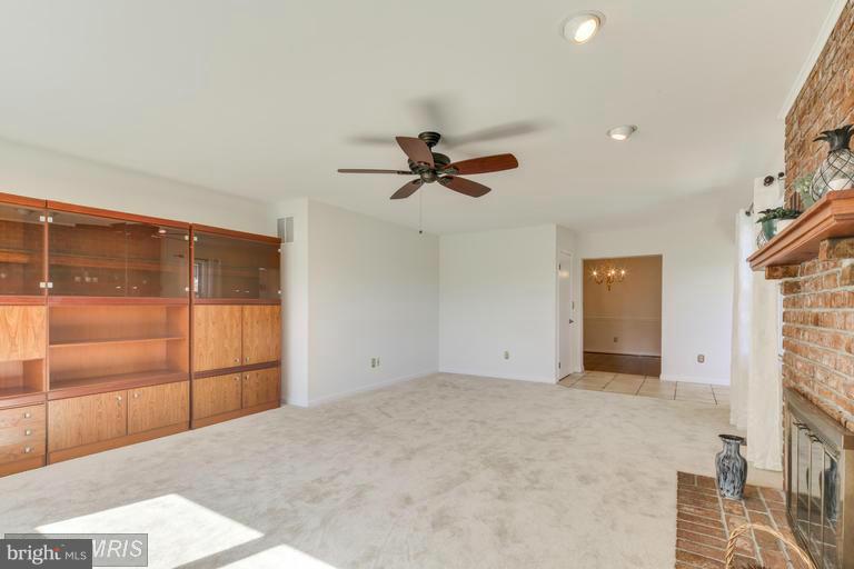 1029 St Michaels Road Mount Airy, MD 21771 - Photo 19 of 30 Family Room