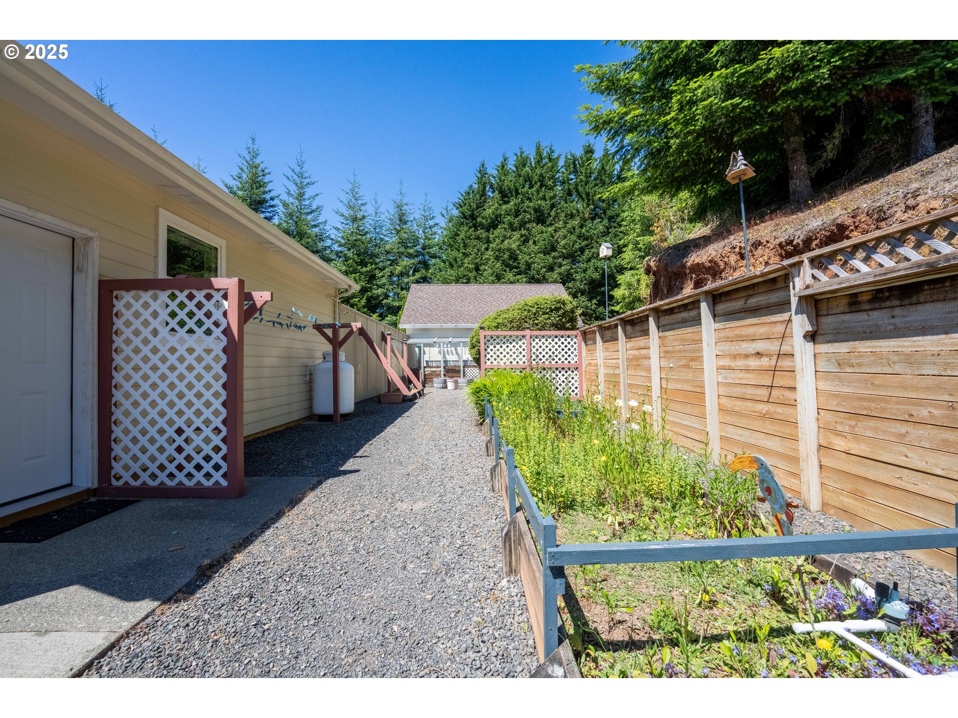 66291 Watertower Road North Bend, OR 97459 - Photo 9 of 46 Yard