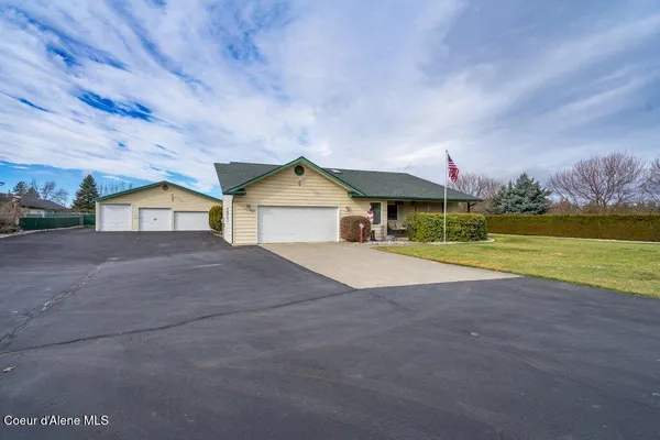 $845,000 | 5687 North 15th Street, Dalton Gardens, ID 83815