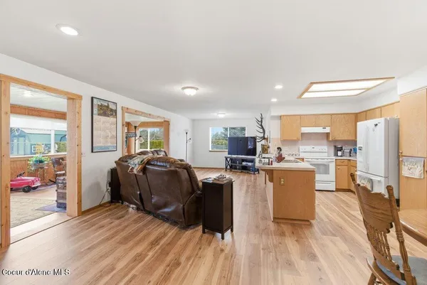 $845,000 | 5687 North 15th Street, Dalton Gardens, ID 83815