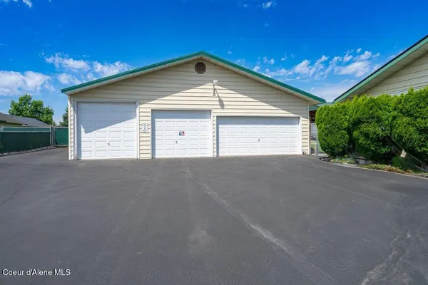 $845,000 | 5687 North 15th Street, Dalton Gardens, ID 83815
