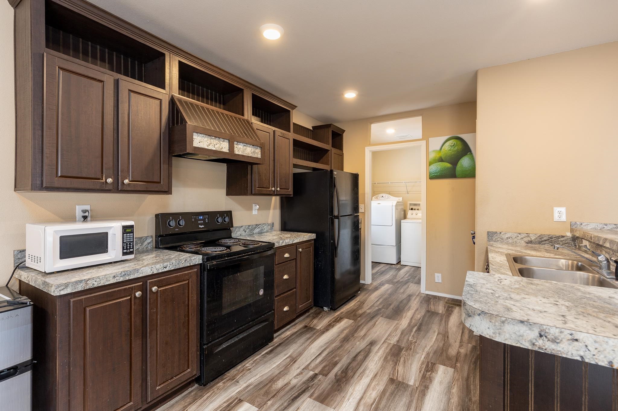 2629 East Center Road Mead, WA 99021 - Photo 11 of 32