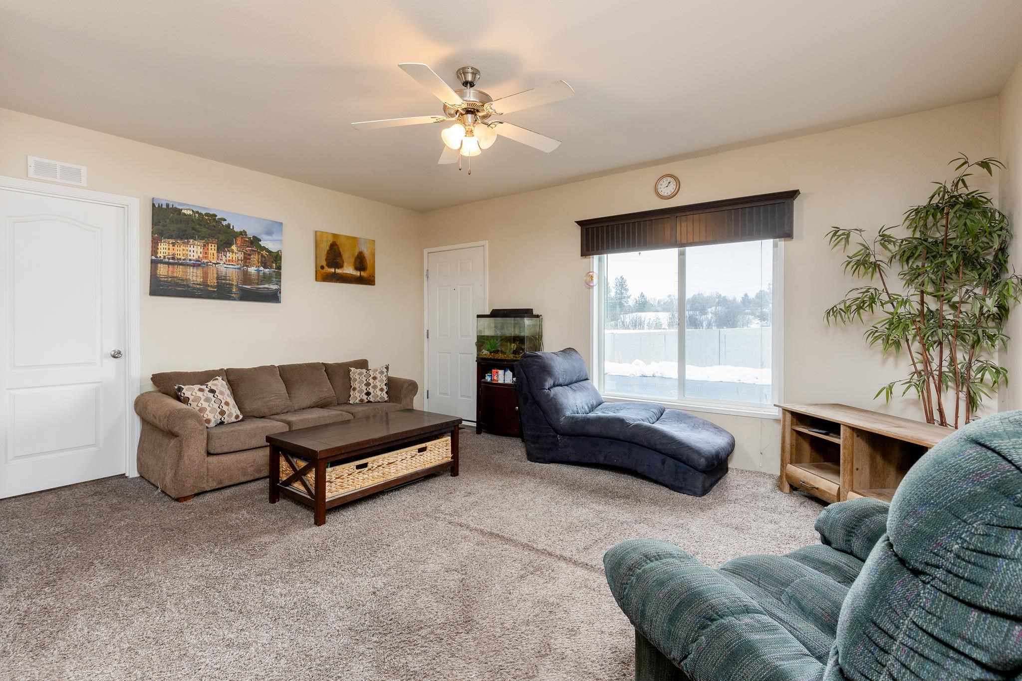 2629 East Center Road Mead, WA 99021 - Photo 4 of 32