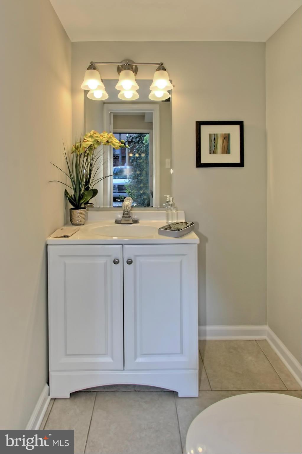 11177 Saffold Way Reston, VA 20190 - Photo 15 of 30 Bath