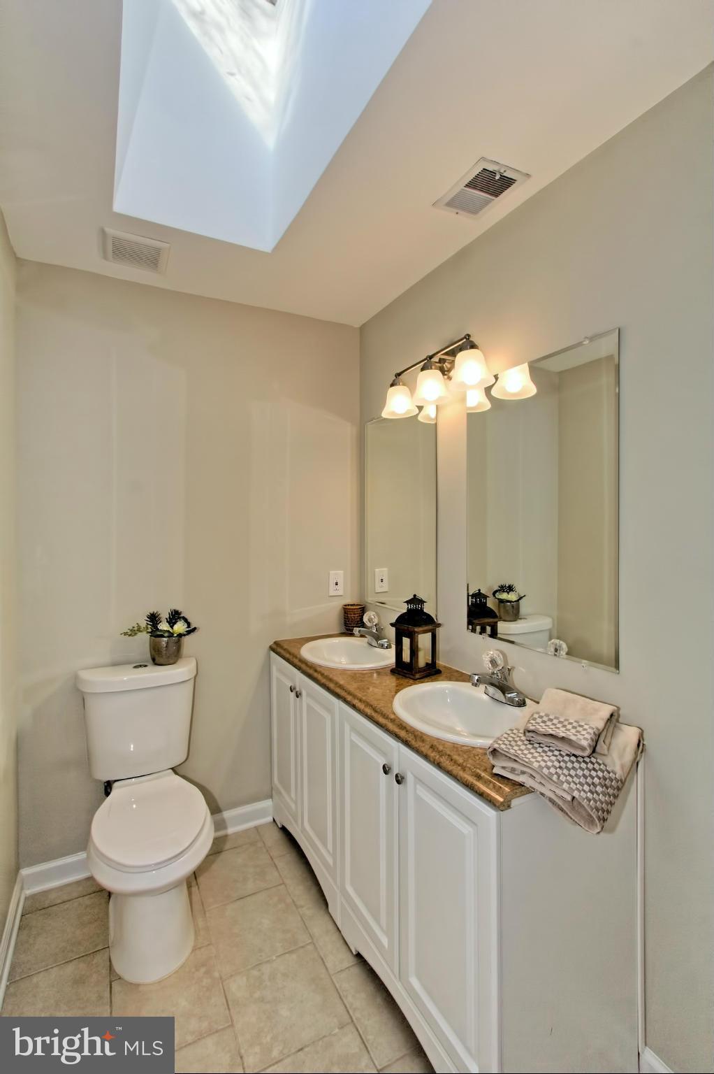 11177 Saffold Way Reston, VA 20190 - Photo 18 of 30 Bath (Master)