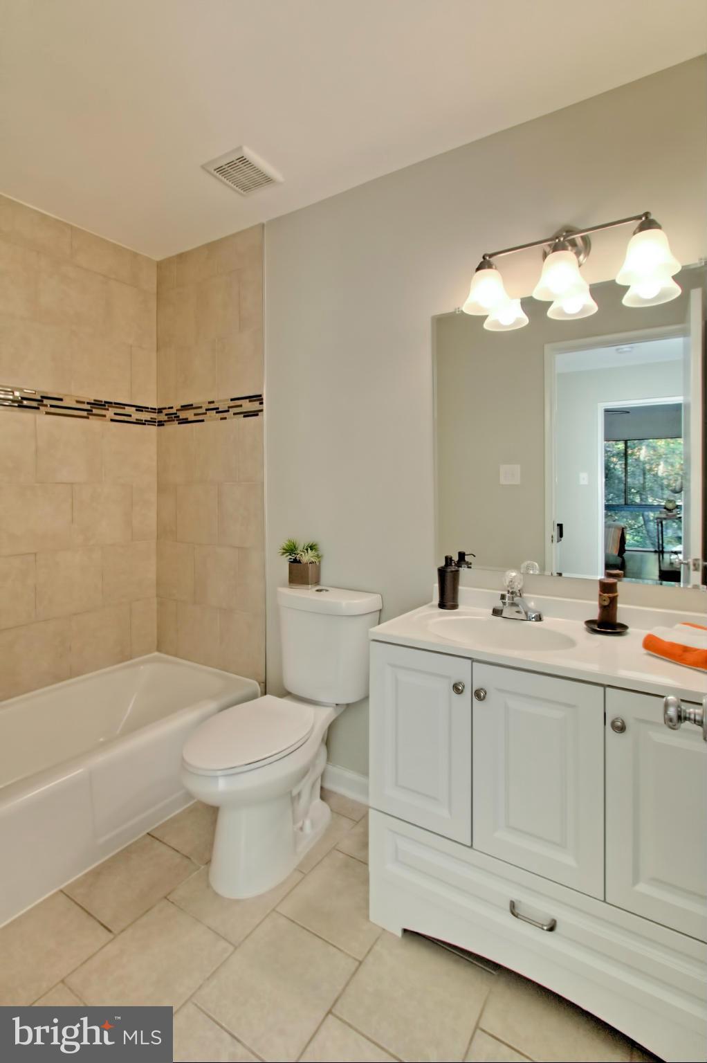 11177 Saffold Way Reston, VA 20190 - Photo 21 of 30 Bath