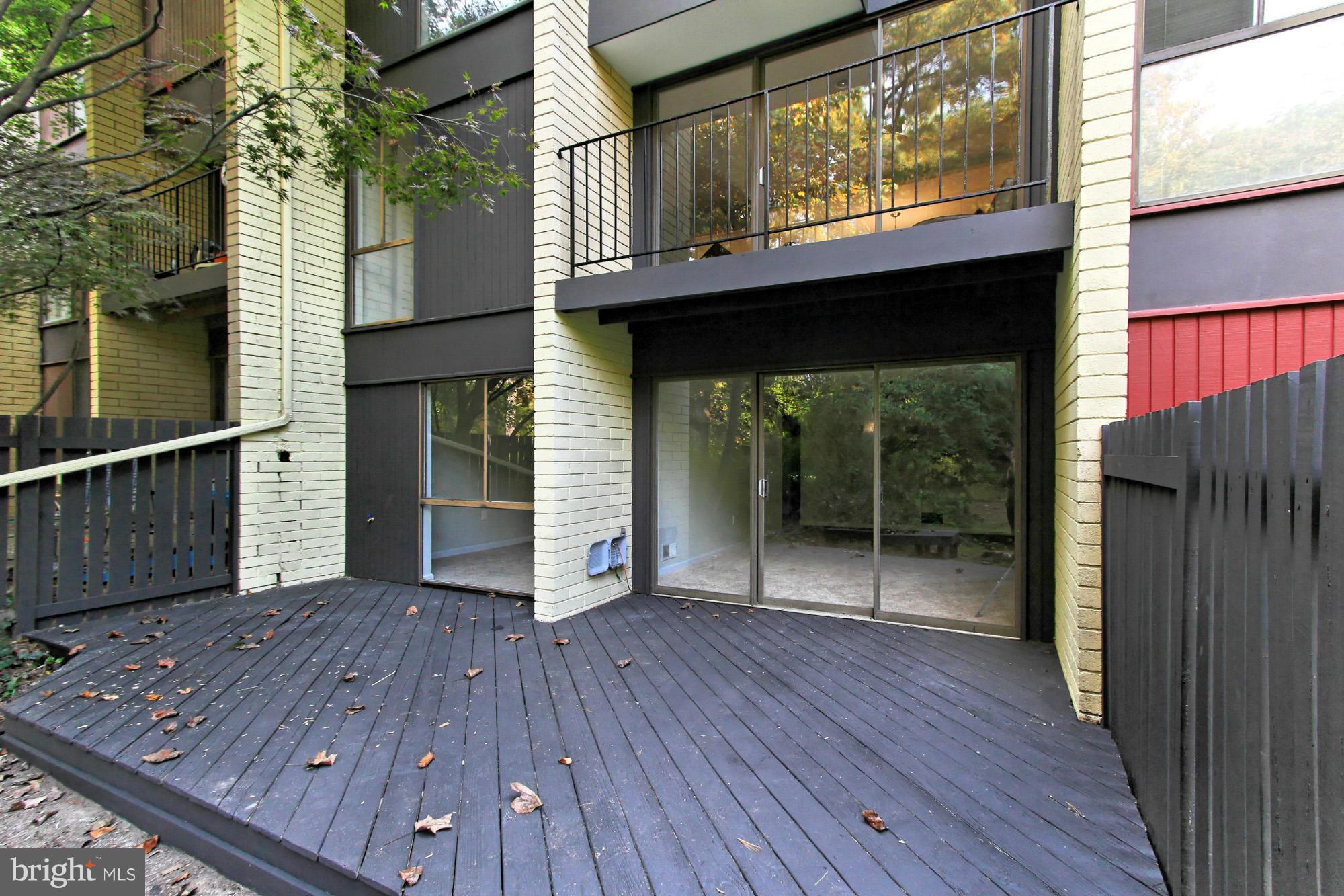 11177 Saffold Way Reston, VA 20190 - Photo 27 of 30 Exterior (Rear)