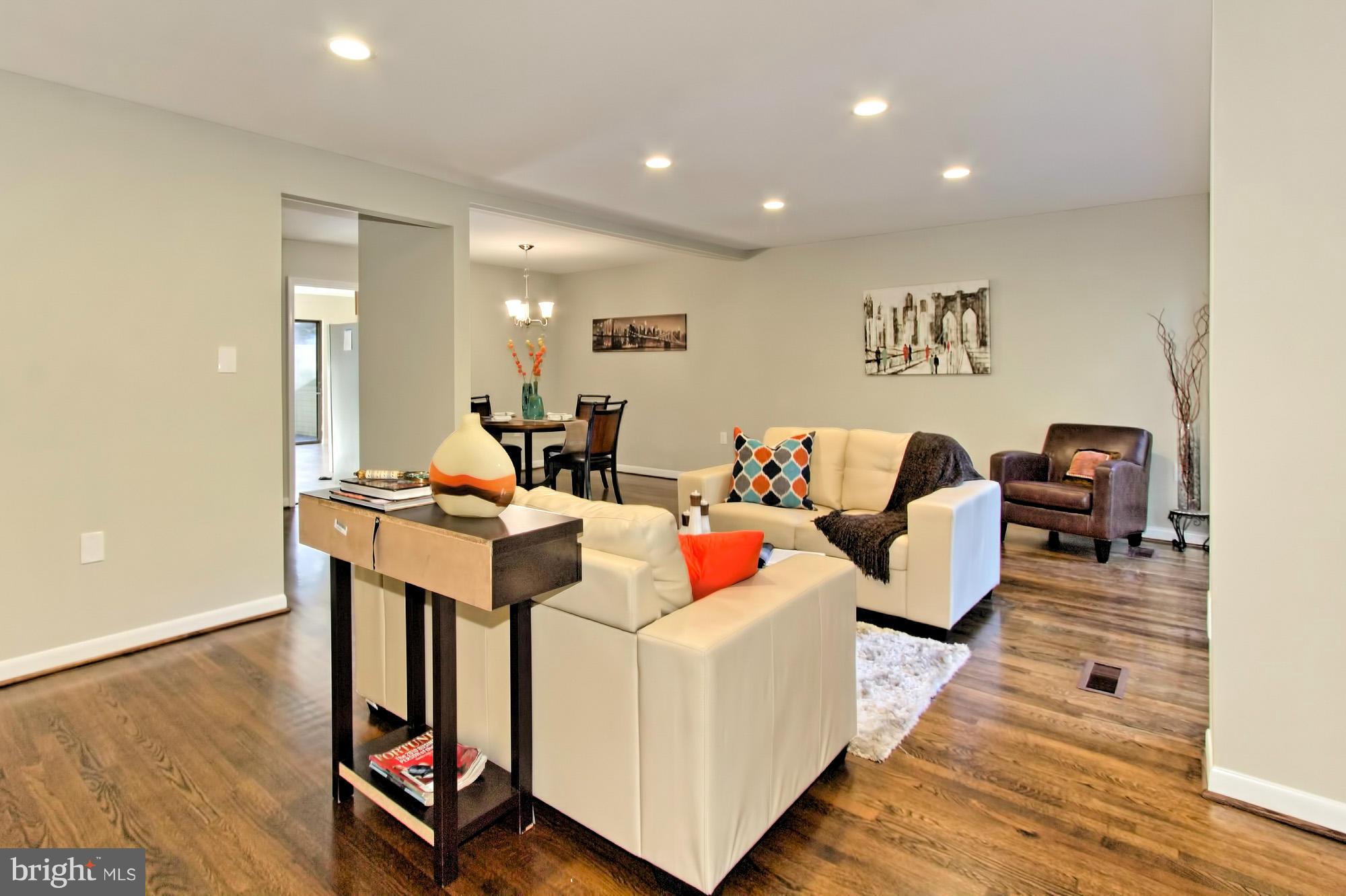 11177 Saffold Way Reston, VA 20190 - Photo 5 of 30 Living Room