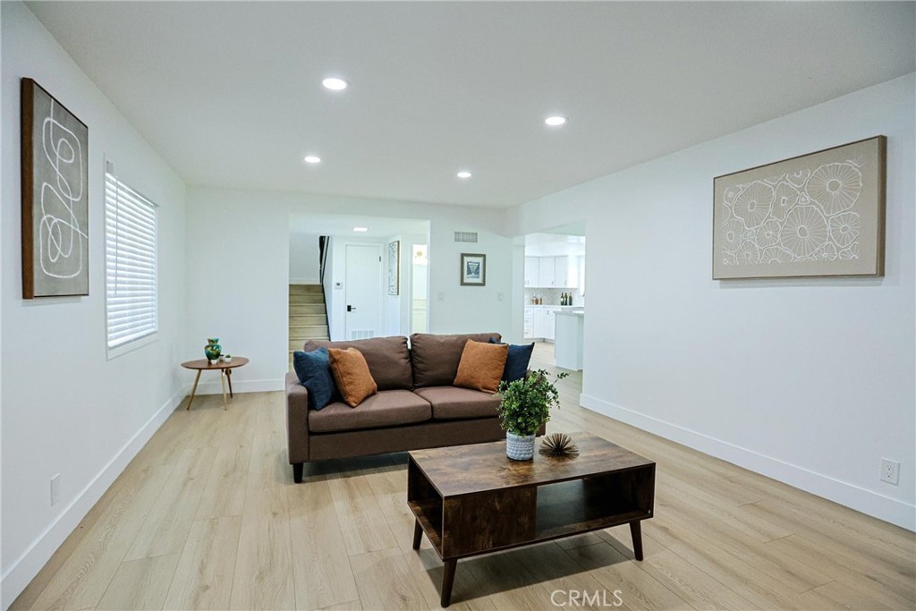 2102 Mignon Way Placentia, CA 92870 - Photo 5 of 40