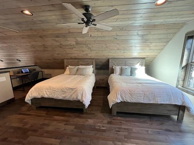 331 Vineyard Creek Way Murphy, NC 28906 - Photo 20 of 43 a bedroom with double bed and a ceiling fan