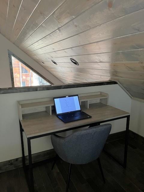 331 Vineyard Creek Way Murphy, NC 28906 - Photo 25 of 43 a room with table and chairs