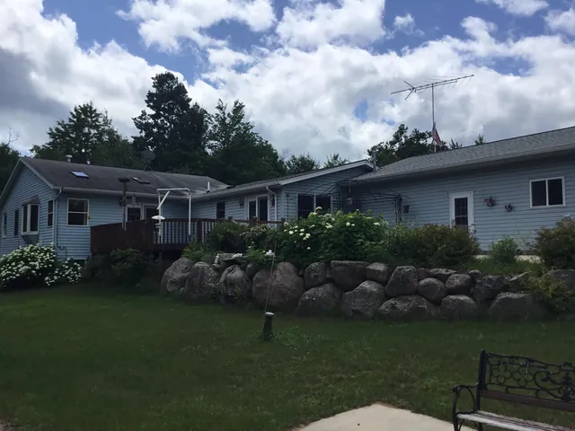 $447,000 | N9960 Meadowlark Lane, Crivitz, WI 54114