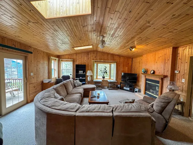 $447,000 | N9960 Meadowlark Lane, Crivitz, WI 54114