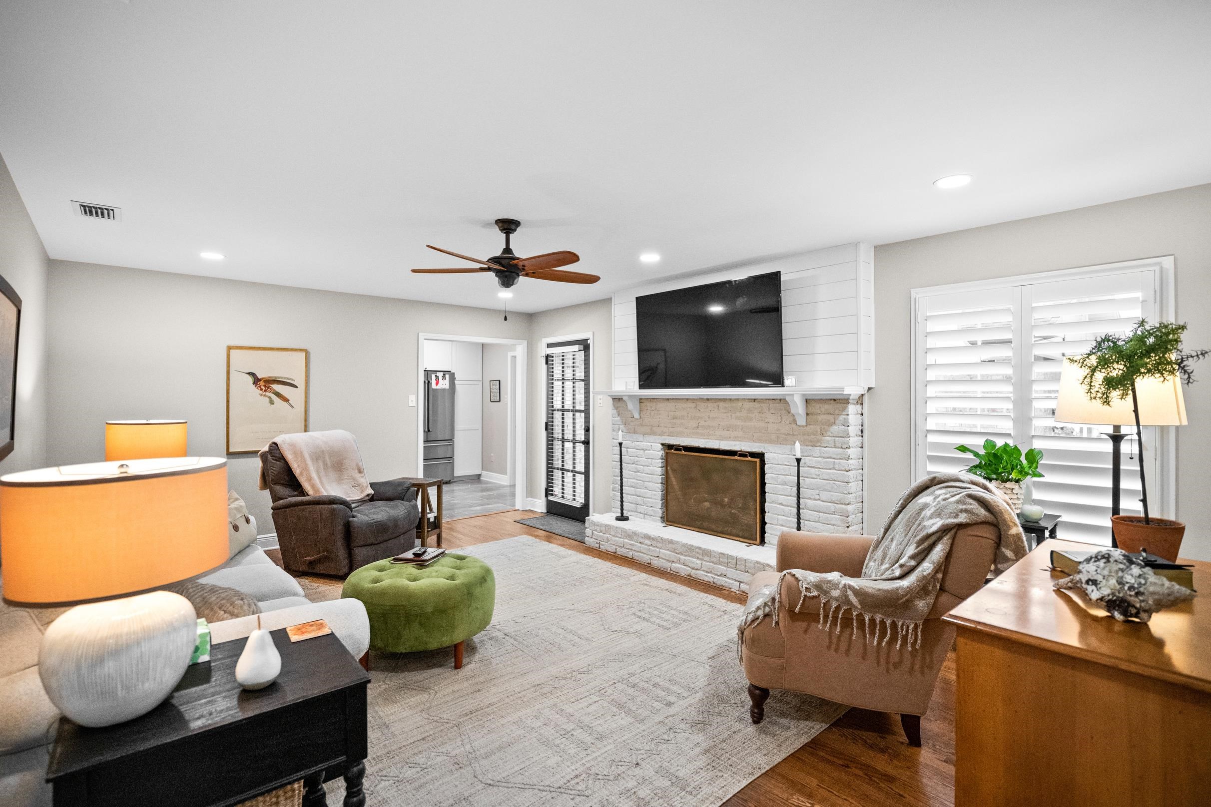 522 General Gibson Drive Daphne, AL 36527 - Photo 5 of 45 Living Room