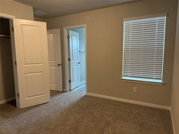 $2,090 | 1850 Settlers Glen Drive, Unit 1202, Round Rock, TX 78665