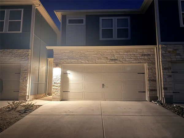 $2,090 | 1850 Settlers Glen Drive, Unit 1202, Round Rock, TX 78665