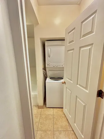 $2,100 | 1010 Middle Street, Unit 1, Weymouth, MA 02188